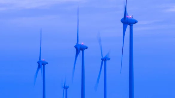 Windkraftanlagen - &copy; Foto: Jens B&uuml;ttner/dpa-Zentralbild/dpa