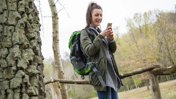 Statt Faltkarte: Was die g&auml;ngigen Wander-Apps k&ouml;nnen - &copy; Foto: Christin Klose/dpa-tmn
