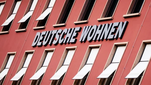 - &copy; Christoph Soeder/dpa