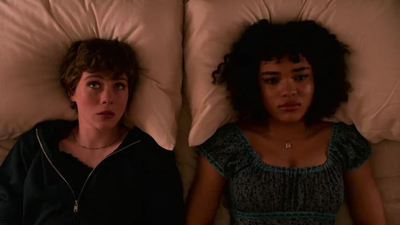 Sophia Lillis und Sofia Bryant in "I Am Not Okay With This". - &copy; Netflix