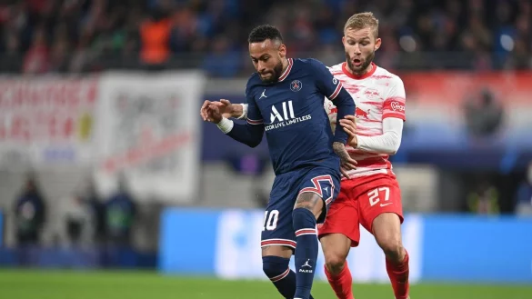 Duell - &copy; Foto: Robert Michael/dpa-Zentralbild/dpa