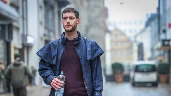 Bis heute hat Marc W&uuml;bbenhorst immer eine Flasche Wasser dabei, wenn er in der Stadt unterwegs ist. Das eint ihn mit vielen anderen Bielefeldern. Doch er hat daf&uuml;r einen besonderen Grund. - &copy; Sarah Jonek