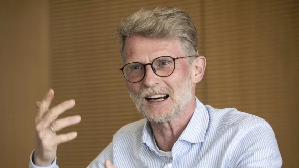 Andreas Wiebe während eines Redaktionsbesuchs dieser Zeitung in Bielefeld im Jahr 2023. - © Jörg Dieckmann