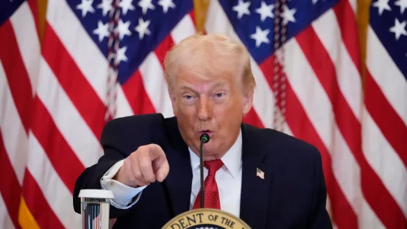 US-Pr&auml;sident Donald Trump spricht w&auml;hrend einer Veranstaltung zur F&ouml;rderung von Investitionen in die l&auml;ndliche Gesundheitsversorgung im East Room des Wei&szlig;en Hauses. - &copy; Alex Brandon/AP/dpa