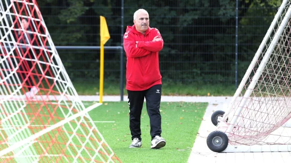 Wo geht die Reise hin? Ender Ünal, Sportlicher Leiter des TSV Horn, hat klare Vorstellungen. - © Oliver König