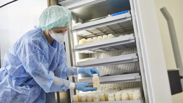 Blick in die Milchküche im Perinatalzentrum Lippe: Hier wird aktuell die erste Muttermilchbank in OWL aufgebaut. - © Klinikum Lippe