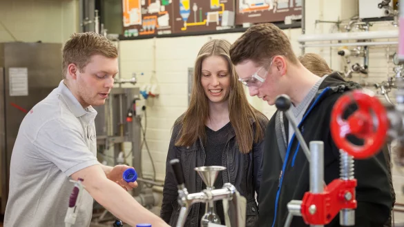 Studieninteressierte informierten sich am Tag der offenen Tür über viele Studiengänge. - © Torben Gocke