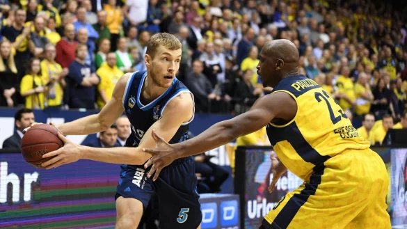 EWE Baskets Oldenburg - Alba Berlin - &copy; Foto: Carmen Jaspersen/dpa