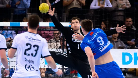 Constantin Möstl war wieder ein starker Rückhalt für den TBV Lemgo Lippe. - © Marco Wolf