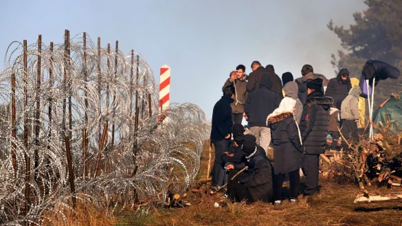 Am Grenzzaun - &copy; Foto: Leonid Shcheglov/BelTA/AP/dpa