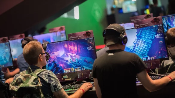 Computer-Gaming - &copy; Foto: Andrea Warnecke/dpa-tmn/dpa