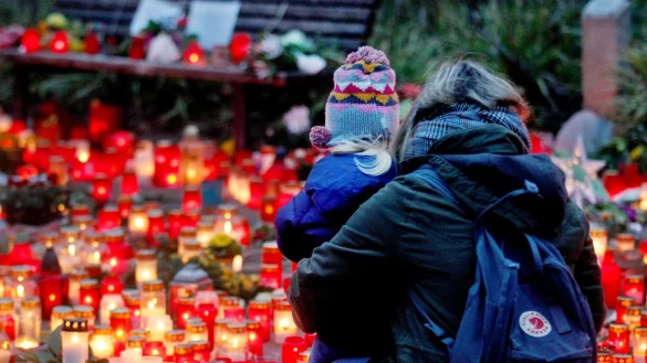 Nach dem Brand - &copy; Foto: Roland Weihrauch/dpa