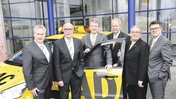 Heinz Sasse (v. l.), Albert Löhr, Marcus Bender, Bernd Noltekuhlmann, Dieter Gösling und Martin Freidank. - © Rolf Birkholz