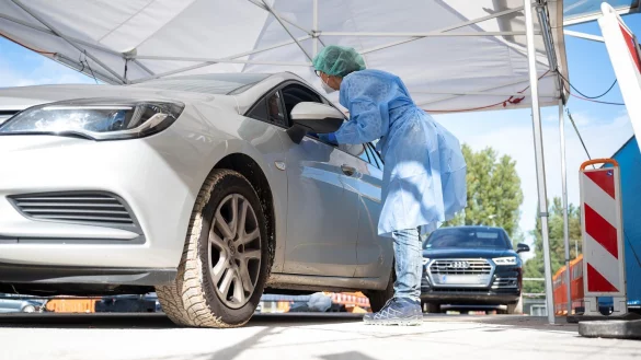 Corona-Test - &copy; Foto: Sebastian Gollnow/dpa