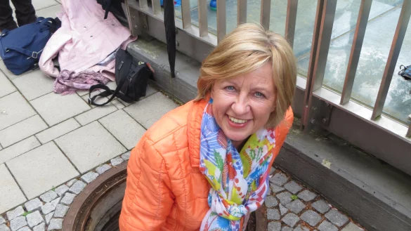 Kennt sich auch unterirdisch bestens aus: Elisabeth Brocke hat vor 44 Jahren studiert. Die Ingenieurin leitet einen Sanitärbetrieb und den Arbeitskreis „Unternehmerfrauen im Handwerk". - © Ulrike Rhode