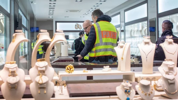 Durchsuchungen in f&uuml;nf Bundesl&auml;ndern - &copy; Foto: Christoph Reichwein/dpa