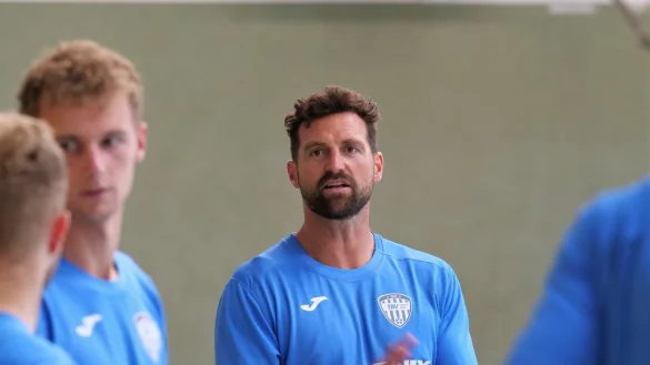 Florian Kehrmann spornt seine Mannen an. - &copy; J&ouml;rg Hagemann