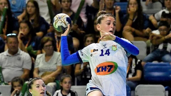 Linksau&szlig;en Ona Vegu&eacute; i Pena wechselt von BM Granollers zur HSG Blomberg-Lippe. - &copy; Leo Vegu&eacute;