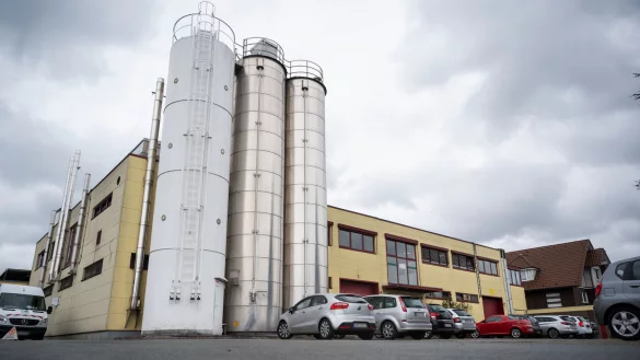 Au&szlig;enansicht der Gro&szlig;b&auml;ckerei Hosselmann. - &copy; Bernd Thissen/dpa