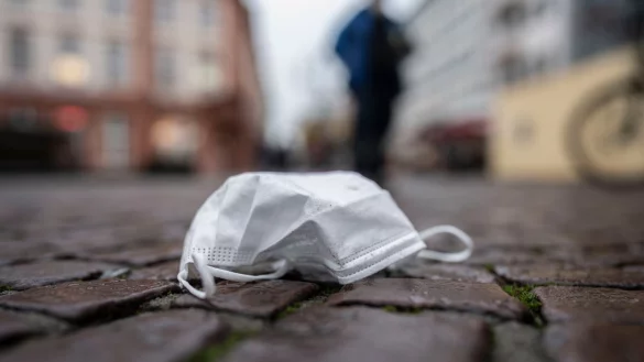 Maske - &copy; Foto: Frank Rumpenhorst/dpa