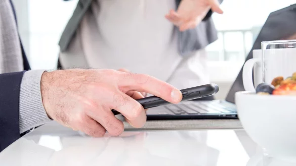 Digitalisierung bei der Arbeit - &copy; Foto: Christin Klose/dpa-tmn