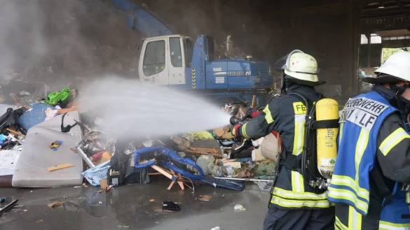 Eine Halle des Entsorgungsunternehmens T&ouml;nsmeier in Rheda-Wiedenbr&uuml;ck. - &copy; Andreas Eickhoff