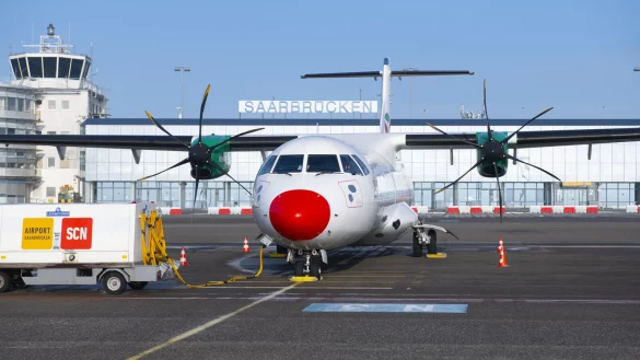 Mit Turbopropmaschinen verbindet die Fluggesellschaft DAT seit 2020 Saarbrücken mit Berlin und Hamburg. Ähnliche Flugzeuge könnten auch von Paderborn/Lippstadt nach München fliegen. - © Jennifer Weyland