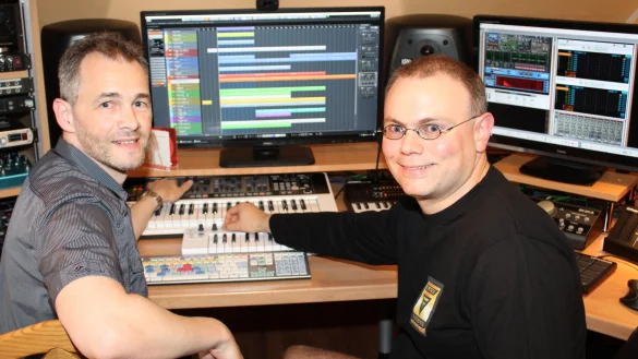 Lieben elektronische Musik: (von links) Bj&ouml;rn Morgenstern und Christoph Hemmeke jammen seit Jahren gemeinsam. - &copy; Sandra Castrup