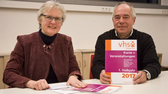 Seit 35 Jahren leitet Johannes Reineke die Volkshochschule Lippe-Ost.&nbsp; Seine Stellvertreterin Andrea Lemm bekleidet ihren Posten seit einem Vierteljahrhundert.&nbsp; - &copy; Sabine Hergemoeller