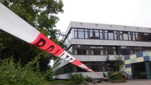 Abgesperrt: Am Leopoldinum hat die Polizei Sicherheitsvorkehrungen 
getroffen. Eine Chemikalie, die als Sprengstoff eingestuft wurde, musste 
entsorgt werden. - &copy; Vanessa Siemens