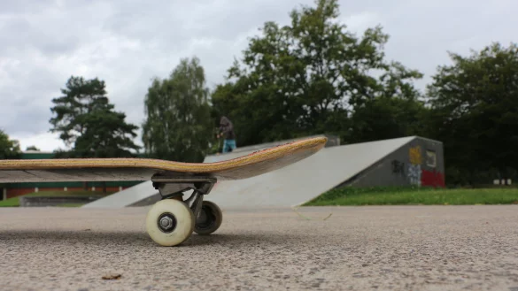 Noch ist die Skateanlage am Schulzentrum Mitte eher schlicht - das k&ouml;nnte sich bald &auml;ndern. - &copy; Janet K&ouml;nig