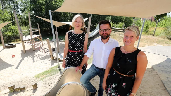 Thomas Kutschaty mit der Abgeordneten Regina Kopp-Herr (l.) und Kita-Chefin Christine Mahnke - © Wolfgang Rudolf
