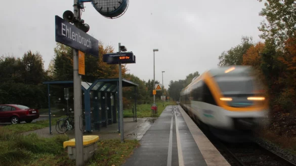 Verbesserungsw&uuml;rdig: Die Bahnverbindung nach Bielefeld. Die CDU will ein zweites Gleis &ndash; dies fordern andere, wie der Fahrgastverband &bdquo;pro Bahn", schon lange. - &copy; Archivfoto: Patrick Bockwinkel