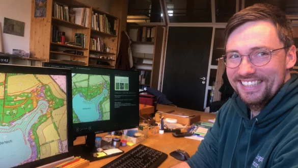 Fabian Fester. Der Biologe ist wissenschaftlicher Mitarbeiter der Biologischen Station. - © Martin Hostert