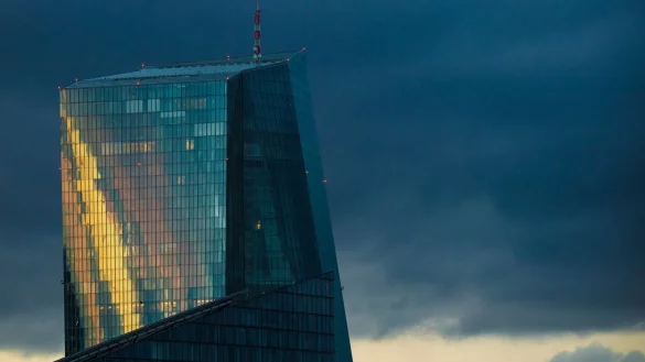 EZB - &copy; Foto: Boris Roessler/dpa