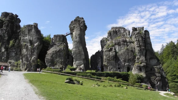 Mit einem Termin d&uuml;rfen die Externsteine bestiegen werden. - &copy; Pixabay