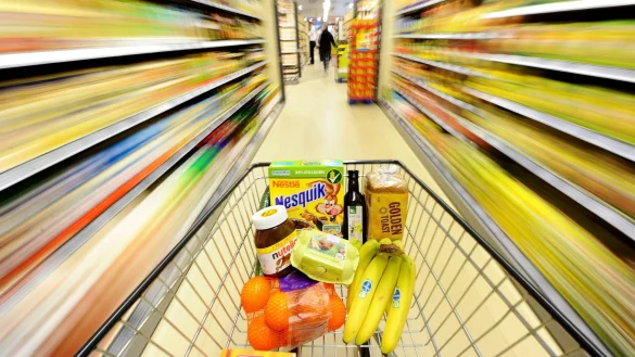 Einkauf im Supermarkt - &copy; Foto: Julian Stratenschulte/dpa