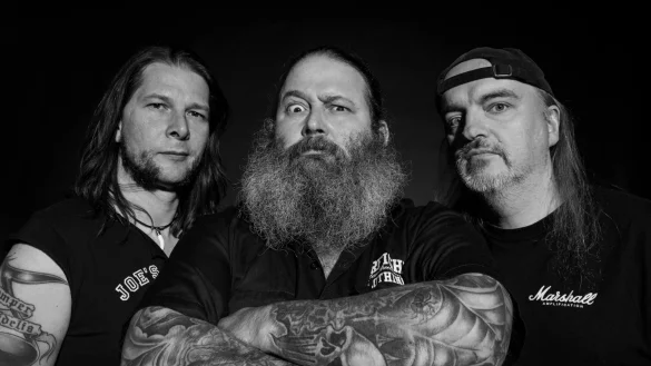 Rocken das Beller Freibad Open Air: "Nitrogods" stehen am Samstagabend auf der Freibadbühne. - © Privat