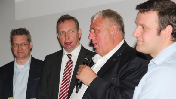Diskutieren die medizinische Versorgung: (von links) Dr. Hans-Christian Körner, Dr. Johannes Hütte, Karl-Josef Laumann und CDU-Kreisvorsitzender Lars Brakhage. - © Martin Hostert