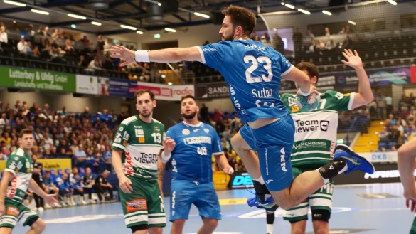 So viel Freiraum gew&auml;hrte die Frisch-Auf-Abwehr Tim Suton nur selten. - &copy; Paul Cohen