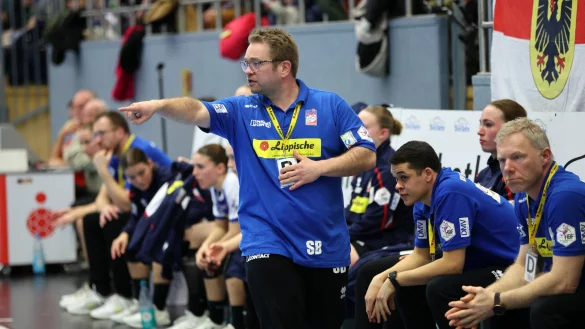 Steffen Birkner gibt bei der HSG Blomberg-Lippe als Trainer die Richtung vor. - &copy; Paul Cohen