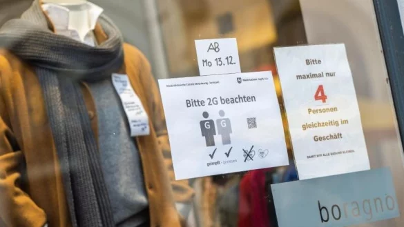 2G-Regel - &copy; Foto: Mohssen Assanimoghaddam/dpa