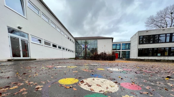 Die Realschule I in Detmold soll mit zwei Anbauten erweitert werden, um Platz für zusätzliche Fach- und Klassenräume zu schaffen. - © Raphael Bartling