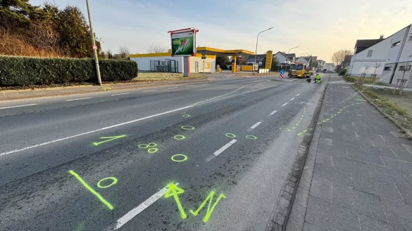 Auf der Herforder Straße ist am Dienstagmorgen ein 40-jähriger Mann von einem Twingo erfasst worden. - © Freitag-TV/Stock