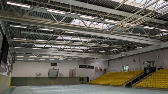 Die Horatec Arena hat eine neue Beleuchtung erhalten. - © Gemeinde Augustdorf