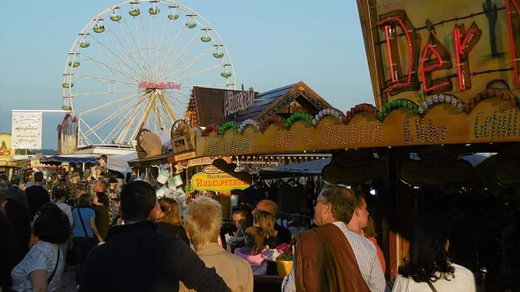 Die Stoppelkirmes Wilbasen lockt auch in 2015 wieder mit gro&szlig;em Programm. - &copy; Kreis Lippe