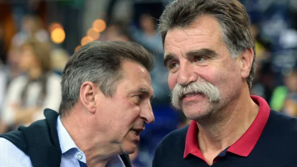 Wieland Schmidt und Heiner Brand - &copy; Foto: Hendrik Schmidt/dpa-Zentralbild/dpa