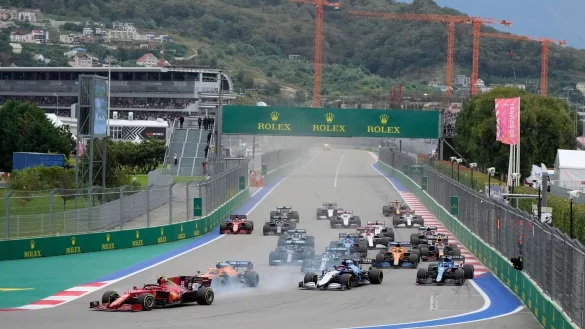 Der Start des Rennens - &copy; Foto: Sergei Grits/AP/dpa