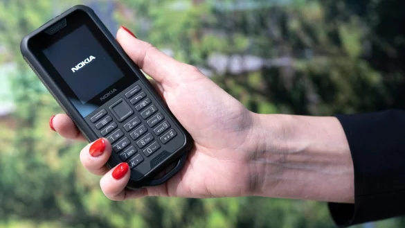 Nokia 800 Tough - &copy; Foto: Florian Schuh/dpa-tmn