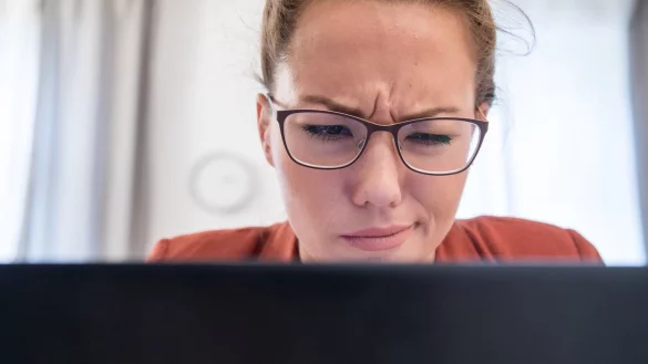 Paketbenachrichtigungen Betrug Phishing - &copy; Foto: Christin Klose/dpa-tmn